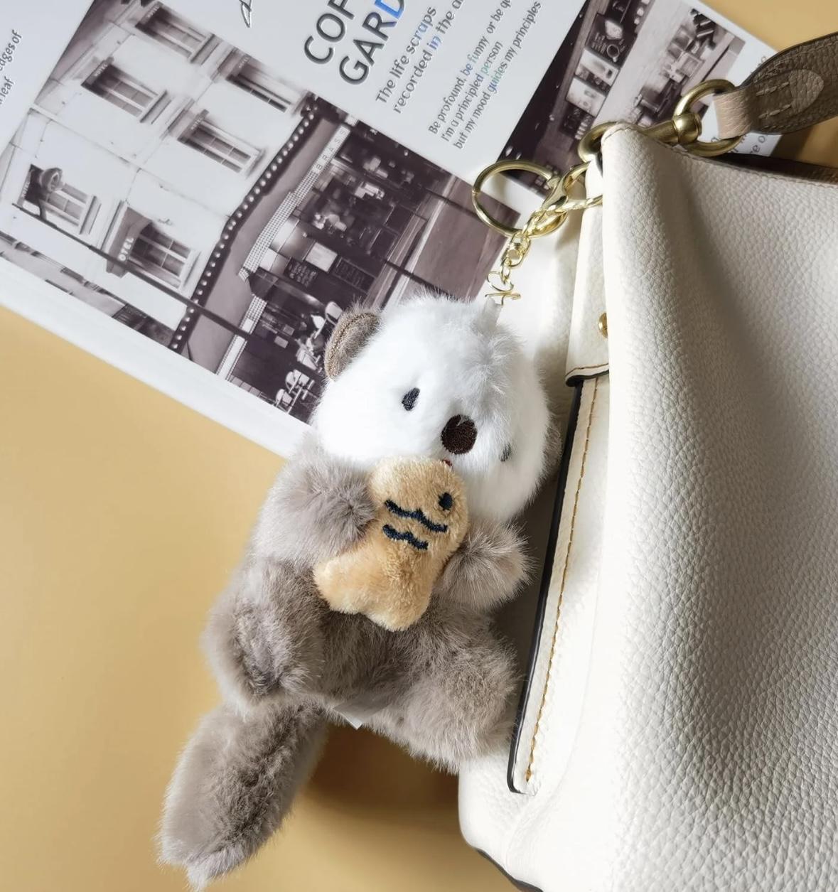 Cute Otter Plush Keychain - Animal Pendant Charm - MyToys